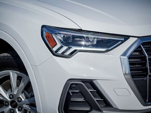 Certified 2025 Audi Q3 2.0T Premium w/ Convenience Package image 2