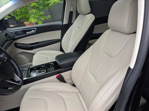 Used 2020 Ford Edge Titanium w/ Equipment Group 301A FWD image 27