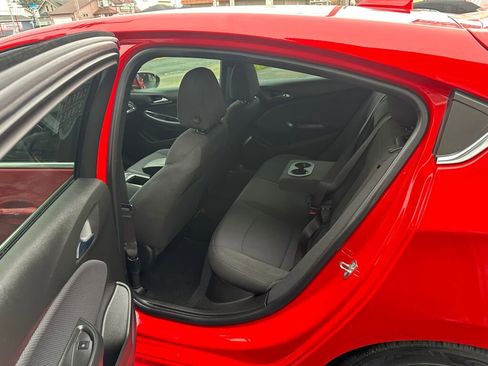 Used 2017 Chevrolet Cruze LT w/ Convenience Package image 10