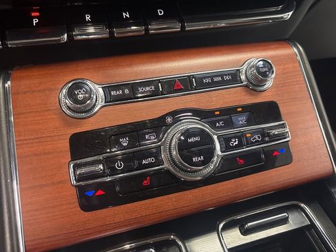 Used 2023 Lincoln Aviator Reserve image 23