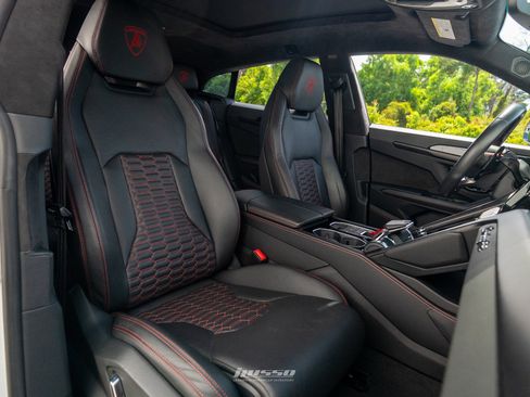 Used 2021 Lamborghini Urus AWD/4WD image 59