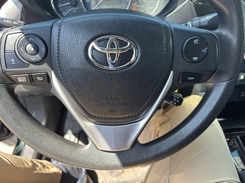 Used 2016 Toyota Corolla LE FWD image 8