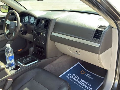 Used 2008 Chrysler 300 LX RWD image 37