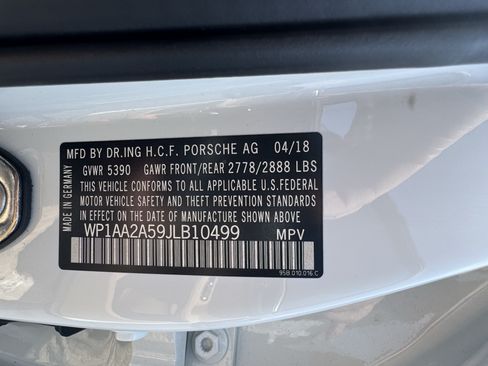 Used 2018 Porsche Macan AWD/4WD image 38