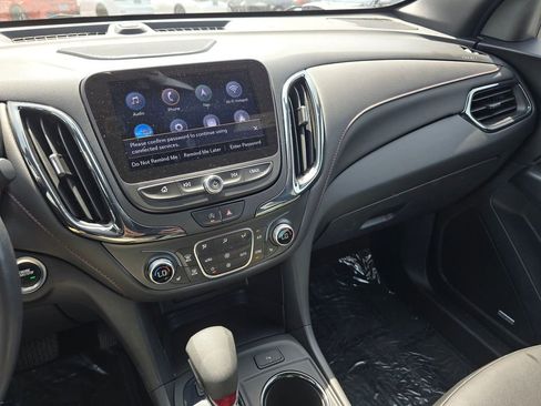 Used 2022 Chevrolet Equinox RS w/ RS Leather Package AWD/4WD image 28