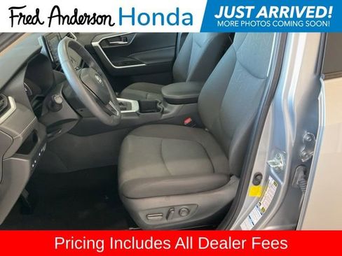 Used 2022 Toyota RAV4 XLE w/ Convenience Package AWD/4WD image 4
