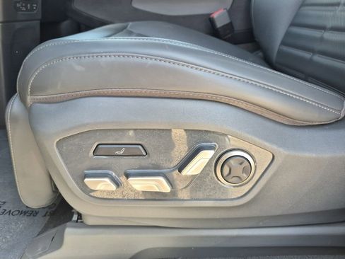 Certified 2024 Kia EV9 Land image 18