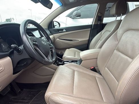 Used 2017 Hyundai Tucson Limited w/ Limited Ultimate Package 03 FWD image 4