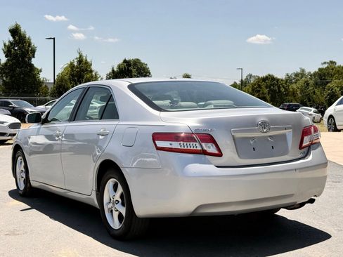 Used 2010 Toyota Camry LE FWD image 10