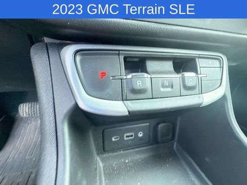 Used 2023 GMC Terrain SLE w/ Driver Convenience Package AWD/4WD image 8