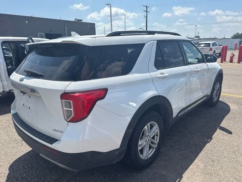 Used 2023 Ford Explorer XLT w/ Equipment Group 202A AWD/4WD image 13