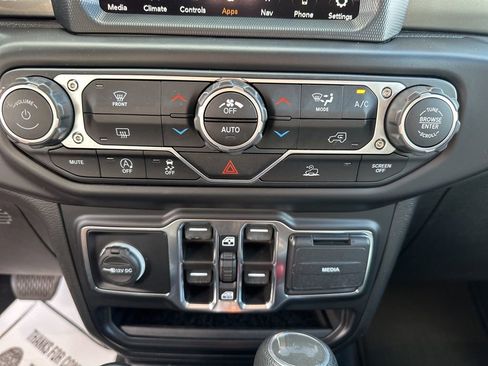 Used 2023 Jeep Wrangler Sahara image 20