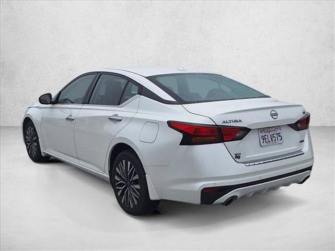 Used 2023 Nissan Altima 2.5 SV w/ SV Premium Package image 7