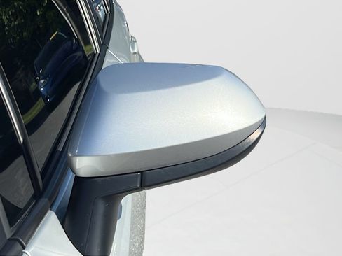 Used 2025 Toyota Corolla LE FWD image 11