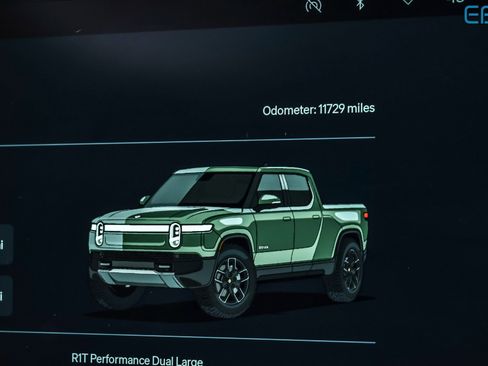 Used 2023 Rivian R1T Adventure image 23