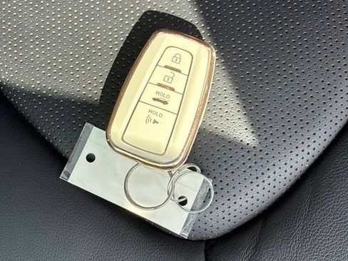 Used 2019 Toyota Camry XSE FWD image 38