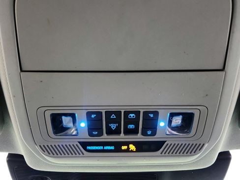Used 2022 Ford Explorer XLT w/ Equipment Group 202A AWD/4WD image 25
