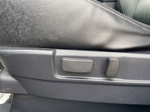 Used 2017 Mitsubishi Outlander SEL image 12