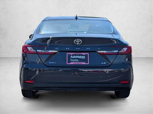 Used 2025 Toyota Camry LE image 7