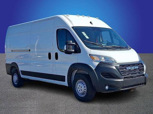Used 2025 RAM ProMaster 2500 w/ Convenience Group image 3