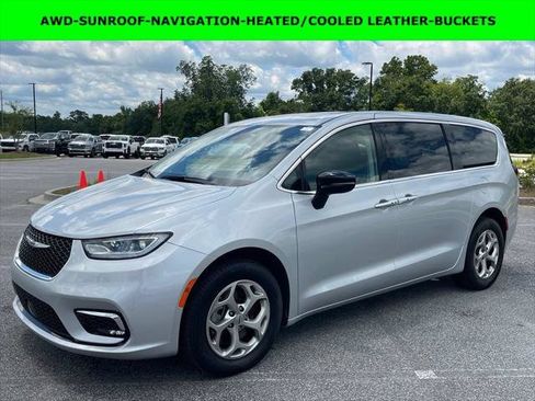 Certified 2024 Chrysler Pacifica Limited w/ Trailer Tow Group AWD/4WD image 1