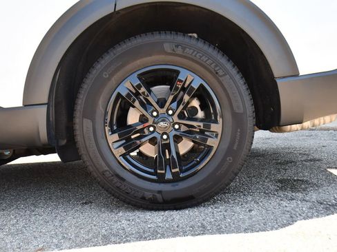 Used 2021 Ford Explorer XLT w/ Equipment Group 202A AWD/4WD image 39