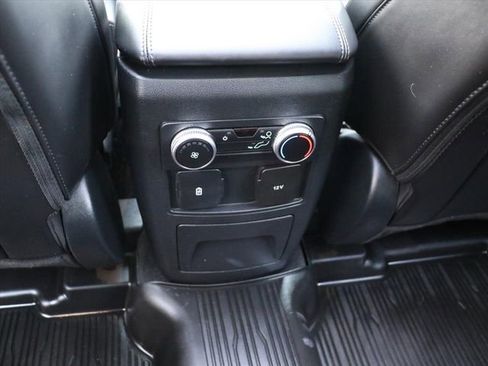 Used 2022 Ford Explorer XLT w/ Equipment Group 202A image 19