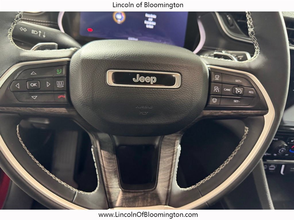 Used 2023 Jeep Grand Cherokee Limited w/ Luxury Tech Group II AWD/4WD image 19