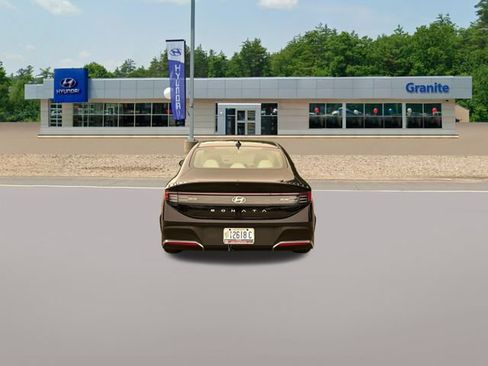 Used 2025 Hyundai Sonata SE FWD image 8