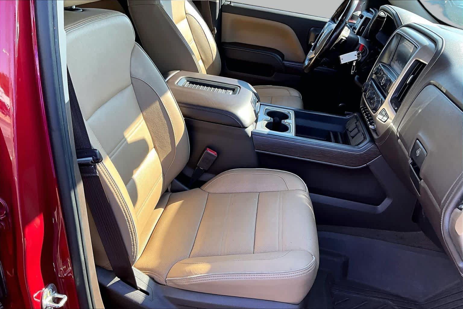 Used 2018 GMC Sierra 2500 Denali w/ Duramax Plus Package AWD/4WD image 8