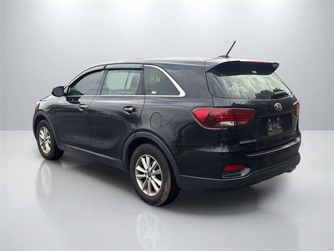 Used 2019 Kia Sorento L image 5