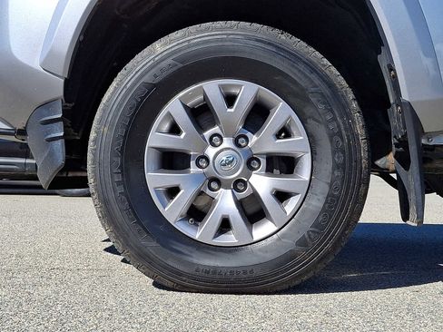 Used 2018 Toyota Tacoma SR5 image 10