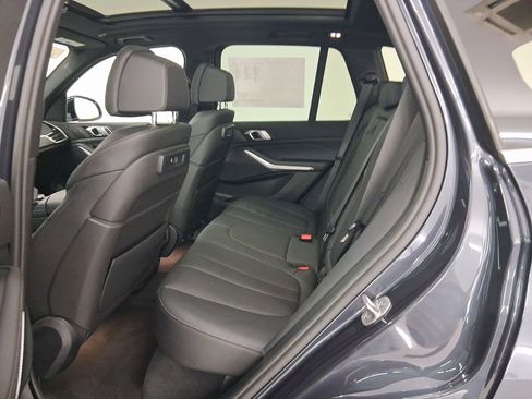 Certified 2022 BMW X5 xDrive40i w/ Luxury Seating Package image 12