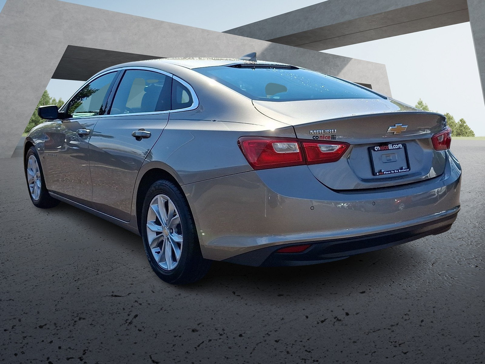 Used 2025 Chevrolet Malibu LT FWD image 4