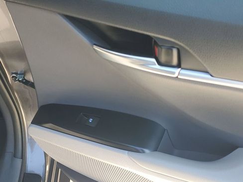 Used 2019 Toyota Camry XLE image 45