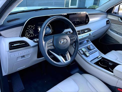 Used 2022 Hyundai Palisade Calligraphy image 16