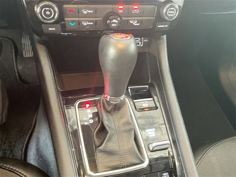 Used 2023 Jeep Compass Latitude image 16