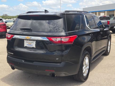Used 2019 Chevrolet Traverse LT FWD image 3