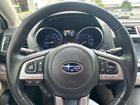 Used 2017 Subaru Outback 2.5i Limited AWD/4WD image 5