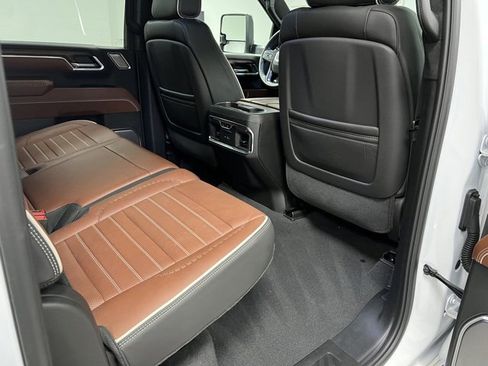 Used 2025 GMC Sierra 3500 Denali Ultimate image 51