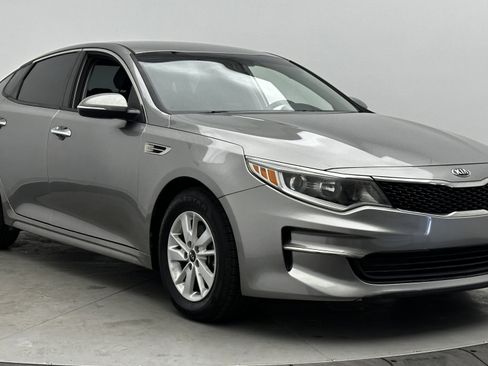 Used 2018 Kia Optima LX image 3