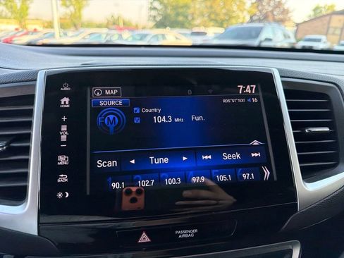 Used 2017 Honda Pilot Touring image 25