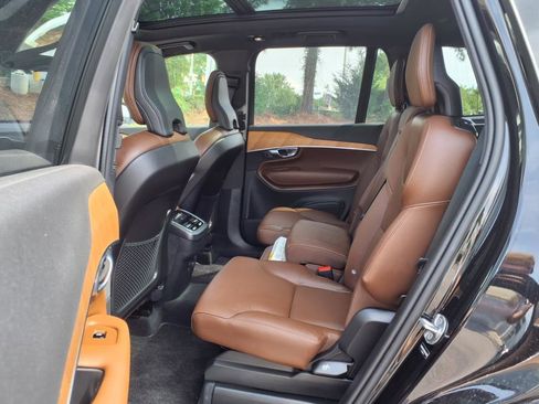 Certified 2025 Volvo XC90 B5 Plus image 5