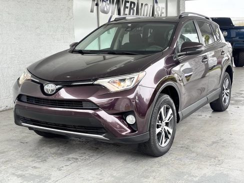 Used 2018 Toyota RAV4 XLE image 2