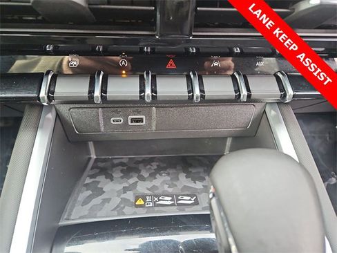 Used 2024 Chevrolet Colorado Z71 w/ Z71 Convenience Package 2 image 18