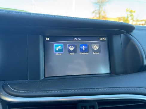 Used 2017 INFINITI QX30 image 4