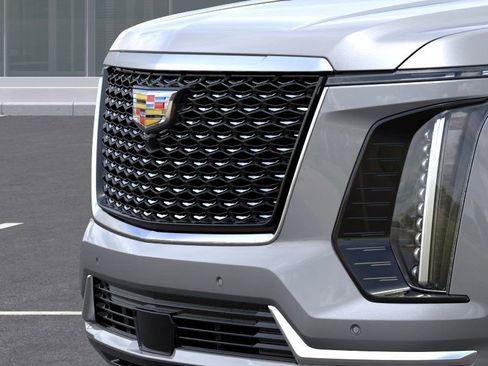 New 2026 Cadillac Escalade Luxury w/ Touring Package AWD/4WD image 13