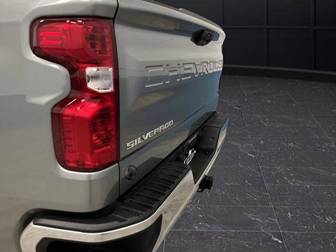 Used 2025 Chevrolet Silverado 1500 LT image 32