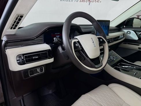 Certified 2024 Lincoln Aviator Black Label AWD/4WD image 11