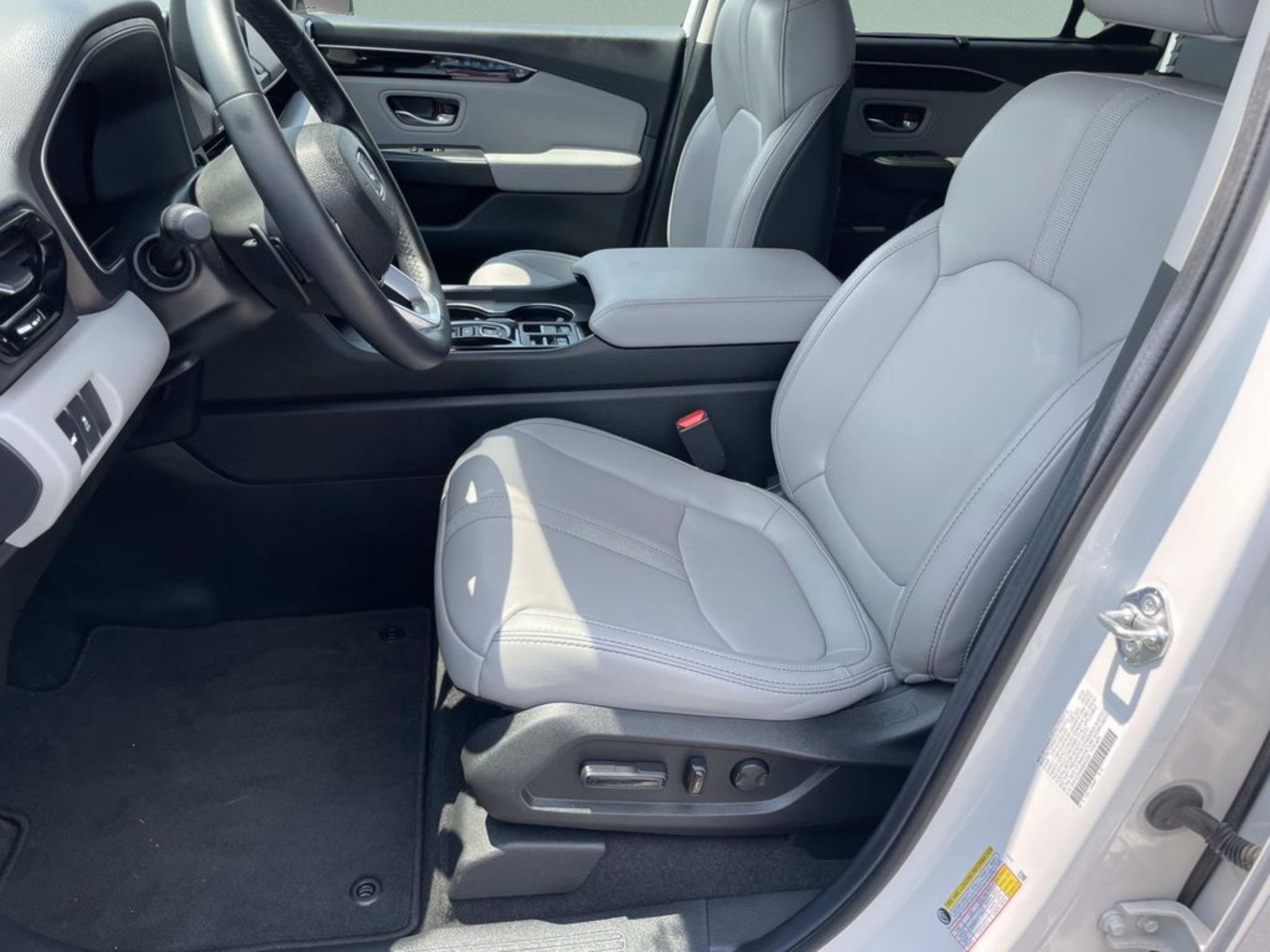 Used 2025 Honda Pilot EX-L image 21